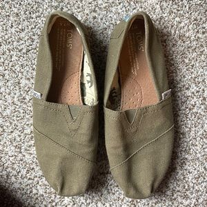 Toms army green shoes